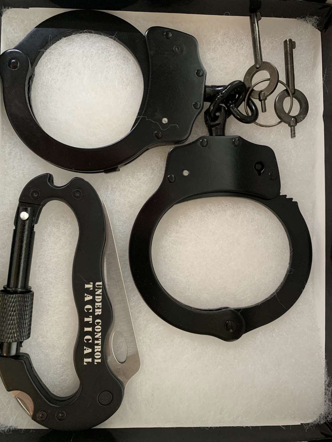 Christmas Bundle 1 - Tactical Handcuffs + Everyday Carry Carabiner - We Love Your Gift